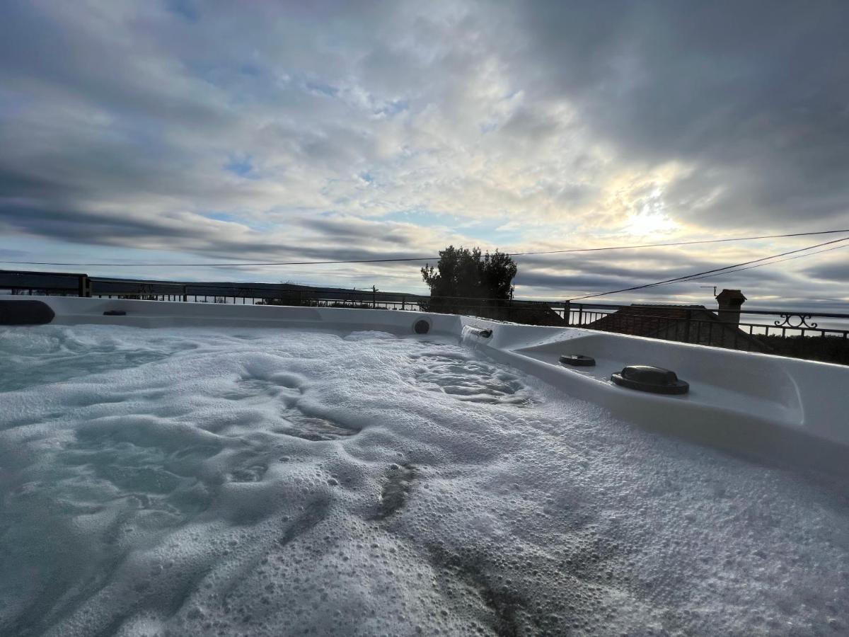 Podgora Experience With Jacuzzi